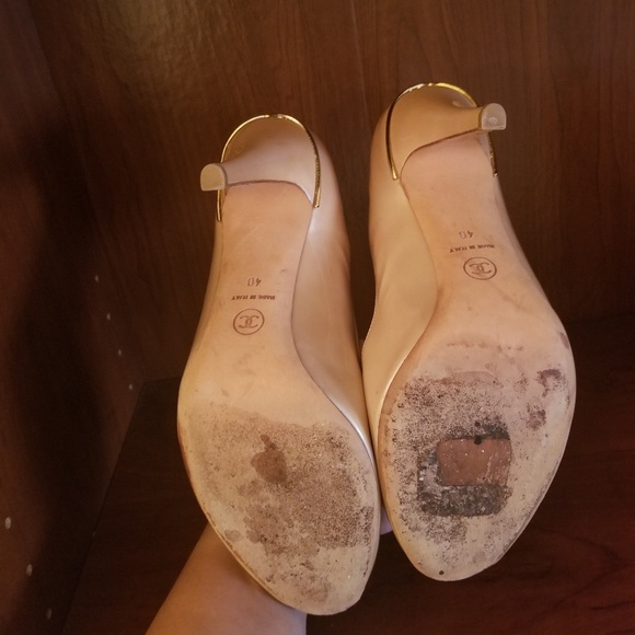 Authentic Chanel pumps - Picture 4 of 5